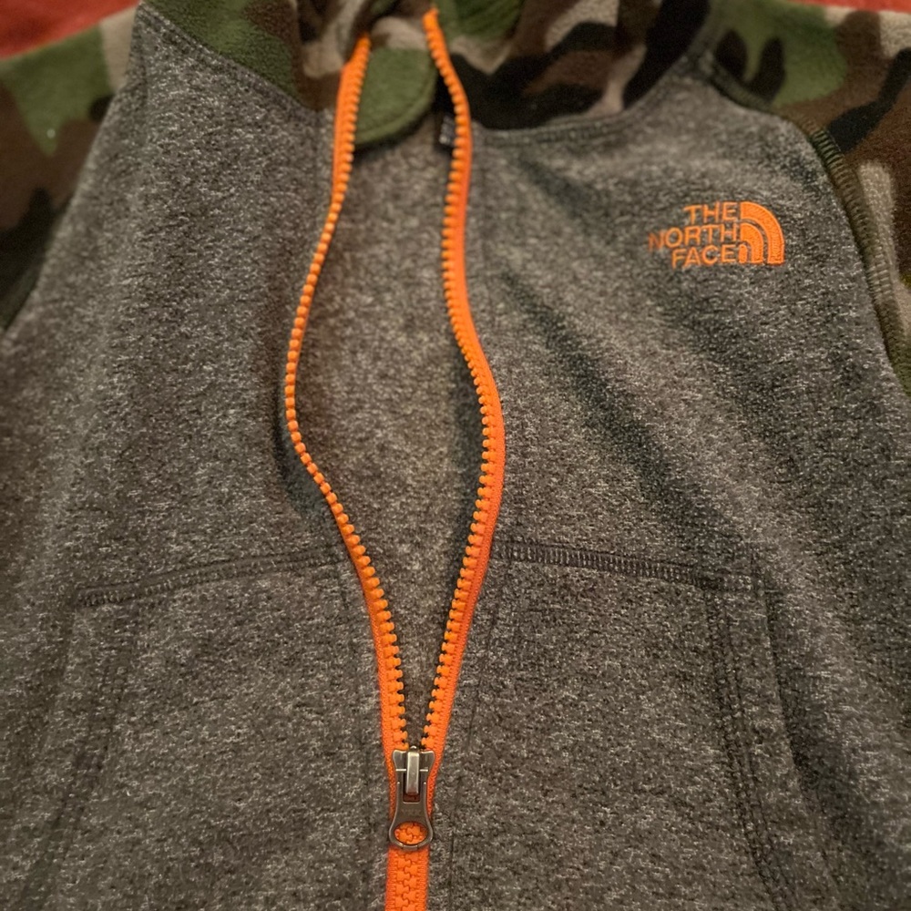 The North Face fleece zip up 3t - Picture 2 of 5